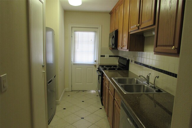 Foto del edificio - 2513 Shakespeare St