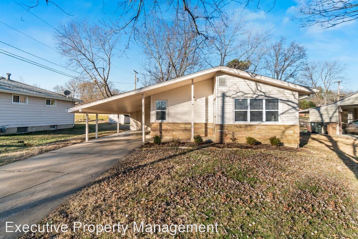 Foto principal - 3 br, 2 bath House - 1137 Landgraf
