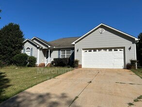 Building Photo - 125 Red Globe Ln