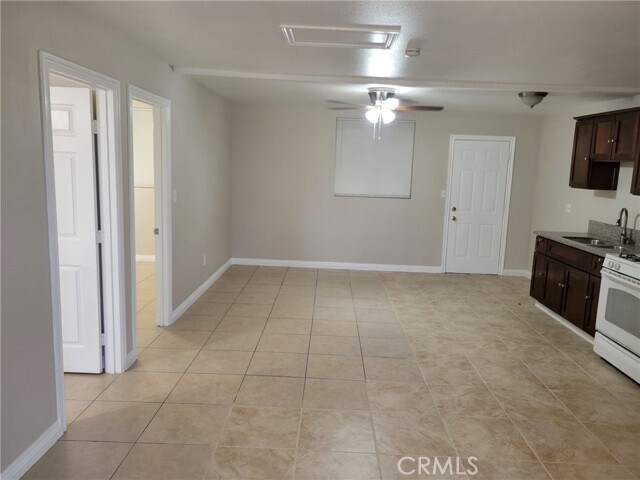 Foto del edificio - 972 E Olive St