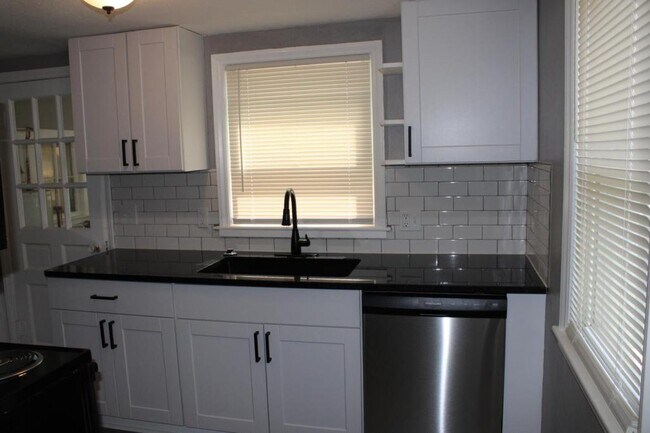 Building Photo - 109 Berry Ave