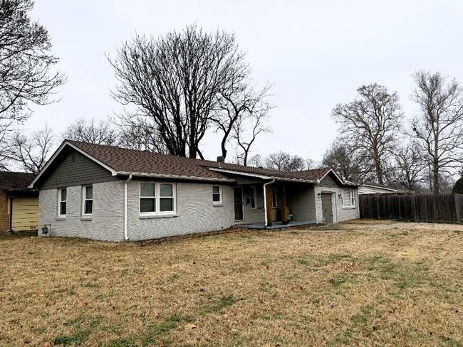 Building Photo - 2515 Richmond N