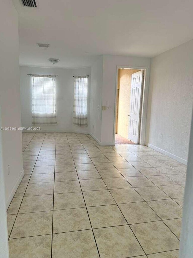 Foto del edificio - 8683 NW 109th Ct