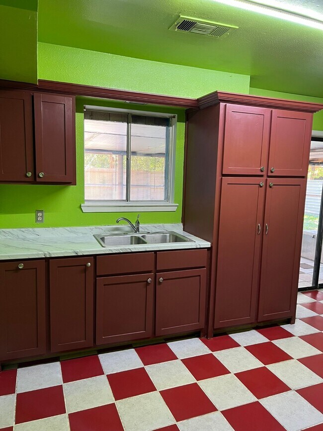 Foto del edificio - 9314 Valley Stream