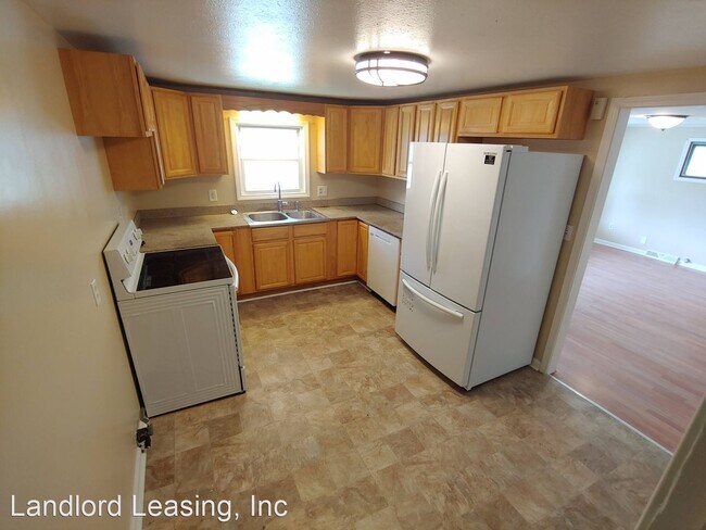Building Photo - 3 br, 1.5 bath House - 223 Furnace Street