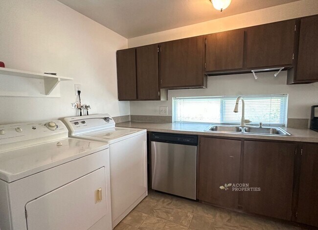 Foto del edificio - 902 NE Lindsay St