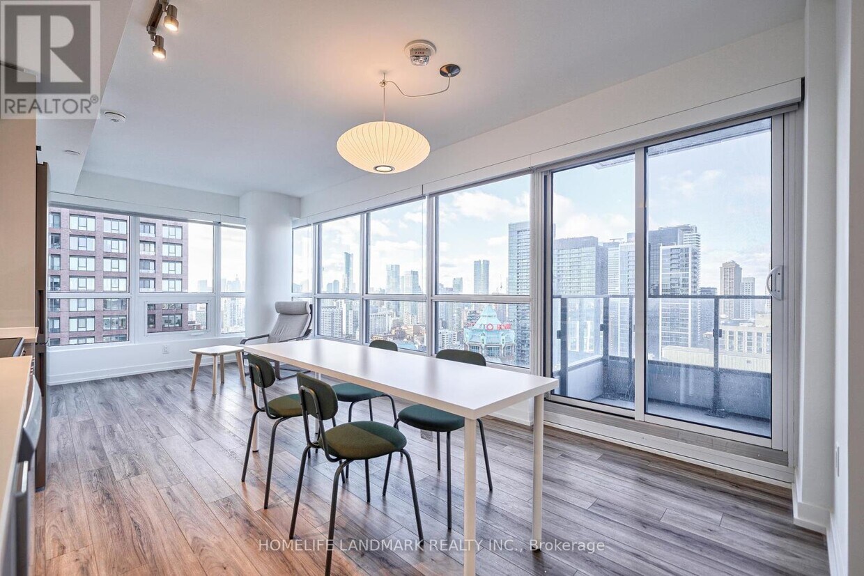 Photo principale - 395-3395 Bloor St E