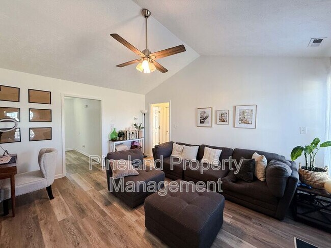 Building Photo - 301 Buckeye Dr