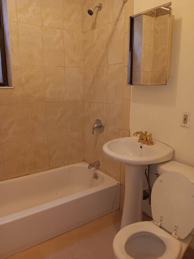 Foto del edificio - 606 Flatbush Ave