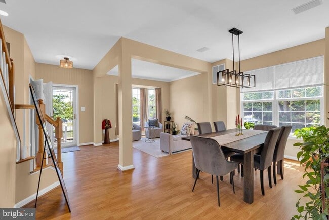 Building Photo - 6802 Dewars Way