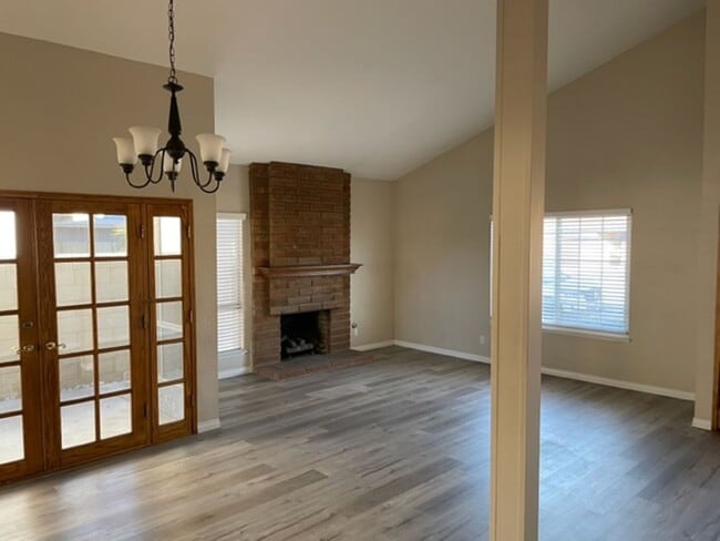 Foto del edificio - DON'T MISS OUT! HOME AVAILABLE BEGINNING OF MAY