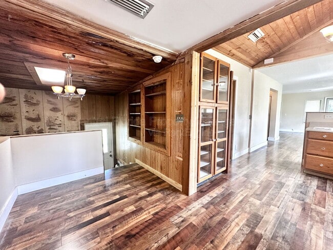 Building Photo - 315 S Clayton St