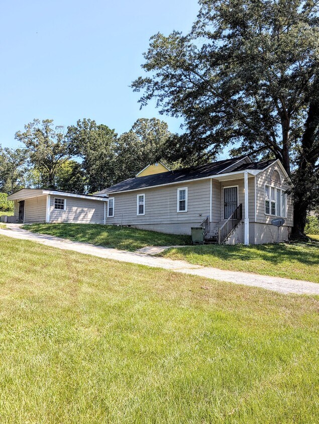 Foto principal - 2211 Butner Rd