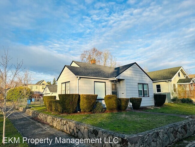Building Photo - 2 br, 1 bath House - 722 W. 30th Street