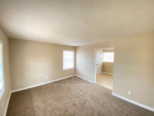 Foto del edificio - 4238 Wanatah St