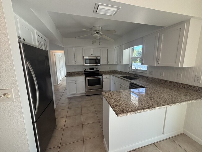 Foto del edificio - 6194 Seaport St