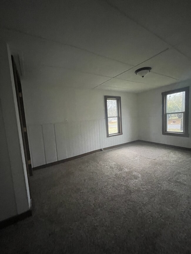 Building Photo - 321 SE 3rd St