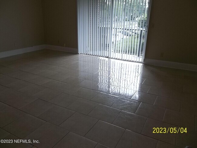 Foto del edificio - 4915 Baymeadows Rd