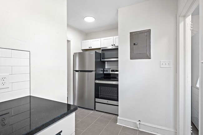 Building Photo - 209 N Spring St