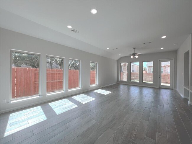 Building Photo - 221 Barton Oak Trl