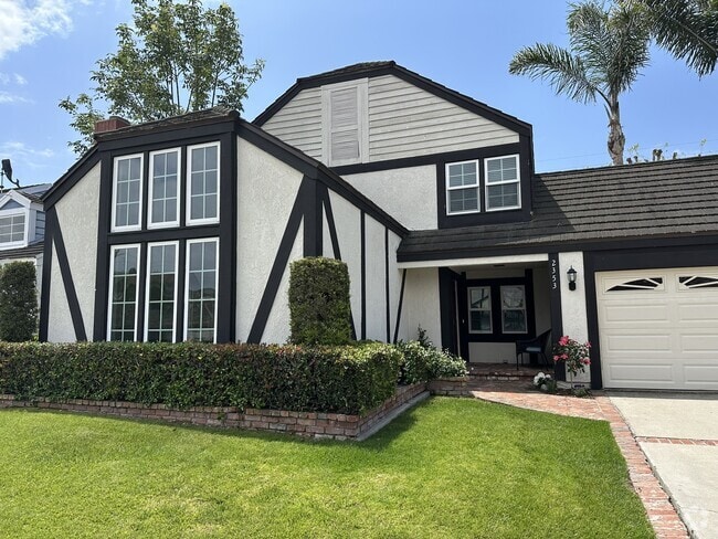 Building Photo - 2353 Littleton Cir