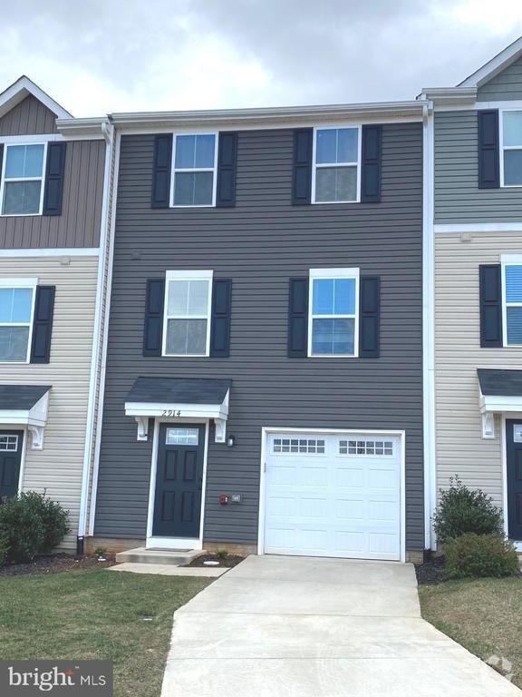 Building Photo - 2914 Farzi Cir