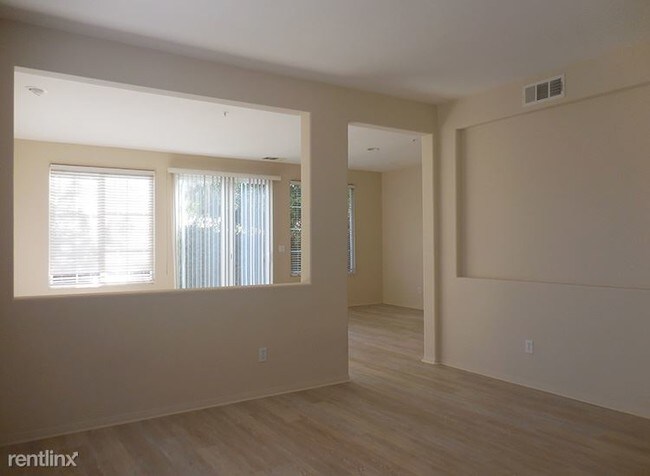 Building Photo - 599 Poppyfield Pl