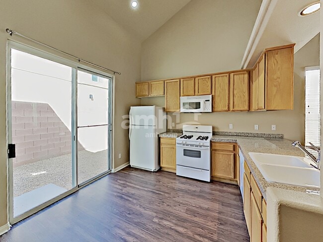 Foto del edificio - 6060 Glowing Cottage Ct