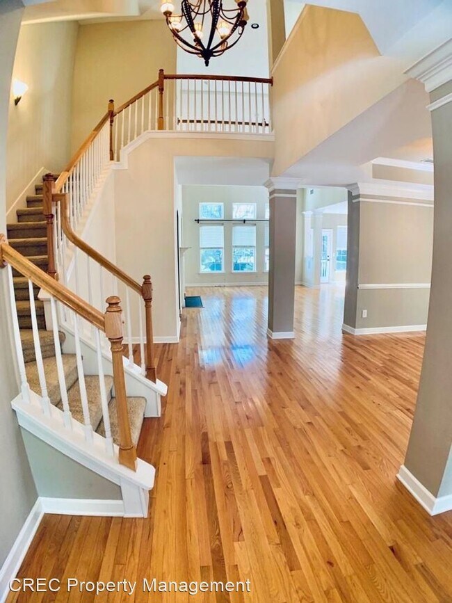 Building Photo - 3 br, 2.5 bath House - 4017 Crown Pointe St