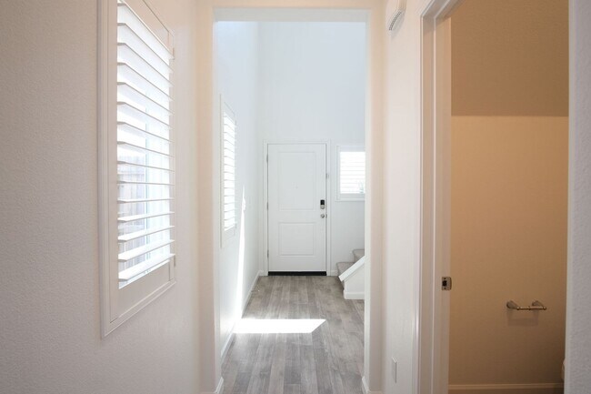 Foto del edificio - Beautiful Home in Manteca off of the 99, P...
