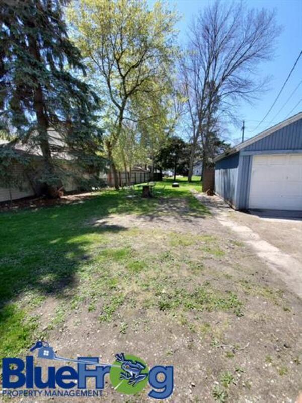 Building Photo - 855 Elmore St