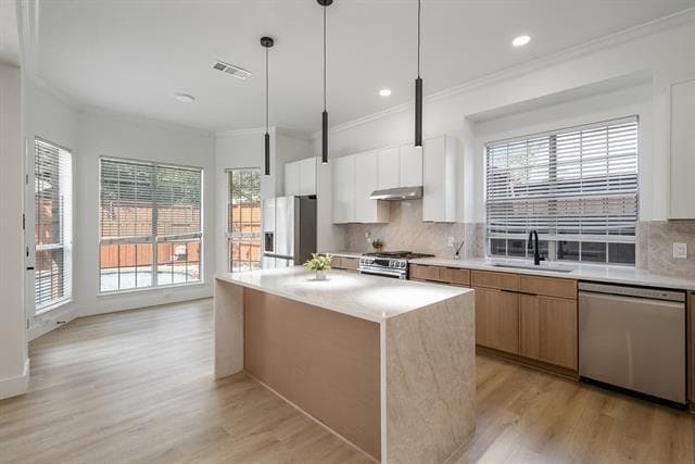 Building Photo - 2325 Flanders Ln