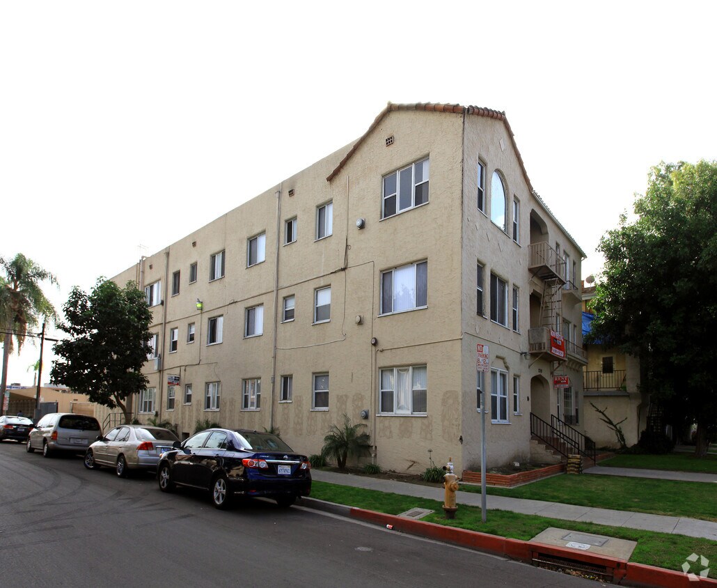 Foto del edificio - 2390 Cedar Ave