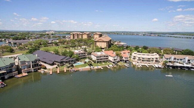 Foto del edificio - 104 Cove E