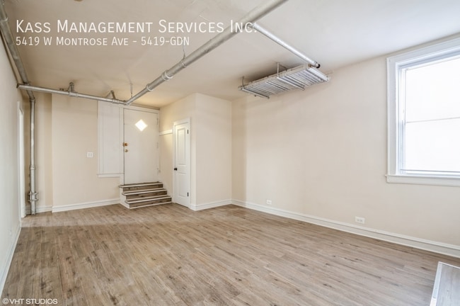 Foto del edificio - 5419 W Montrose Ave