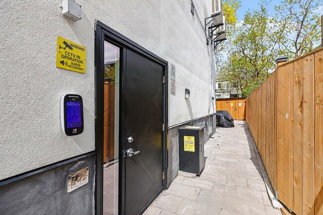 Building Photo - 61 Pinehurst Ave