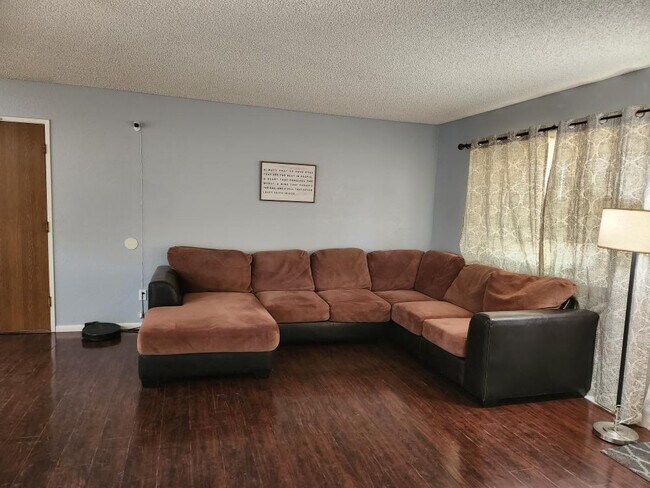 Foto del edificio - 40245 169th St E