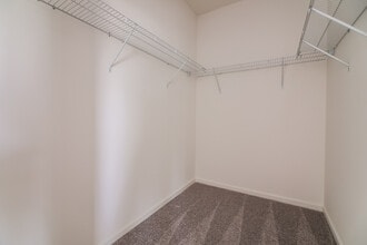 Building Photo - 3002 Winding Ridge Dr W