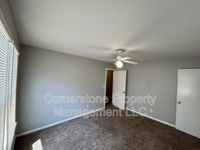 Building Photo - 2324 Ranch St
