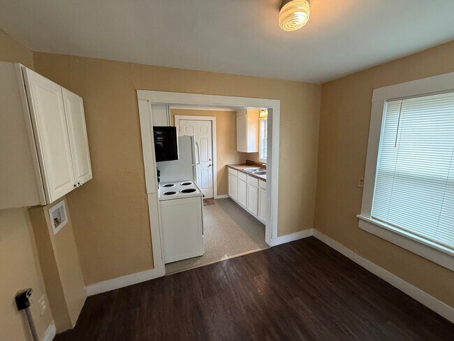 Foto del edificio - Sweet, Stylish and functional 1 bedroom cottage in Norman, all new inside and squeaky clean!  Rea...