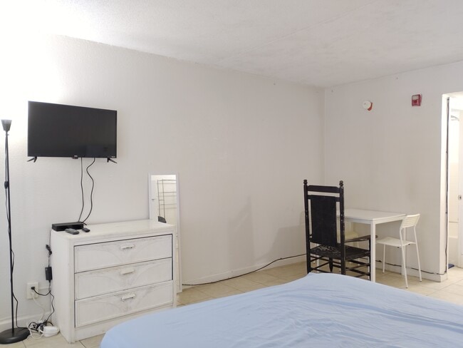 Building Photo - 2506 S Ocean Blvd