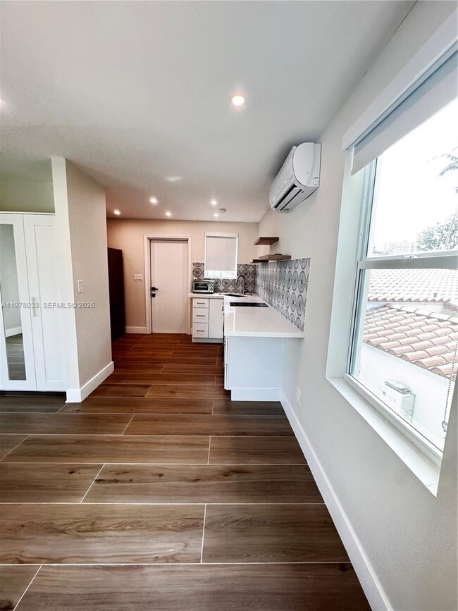 Foto del edificio - 2855 Royal Palm Ave