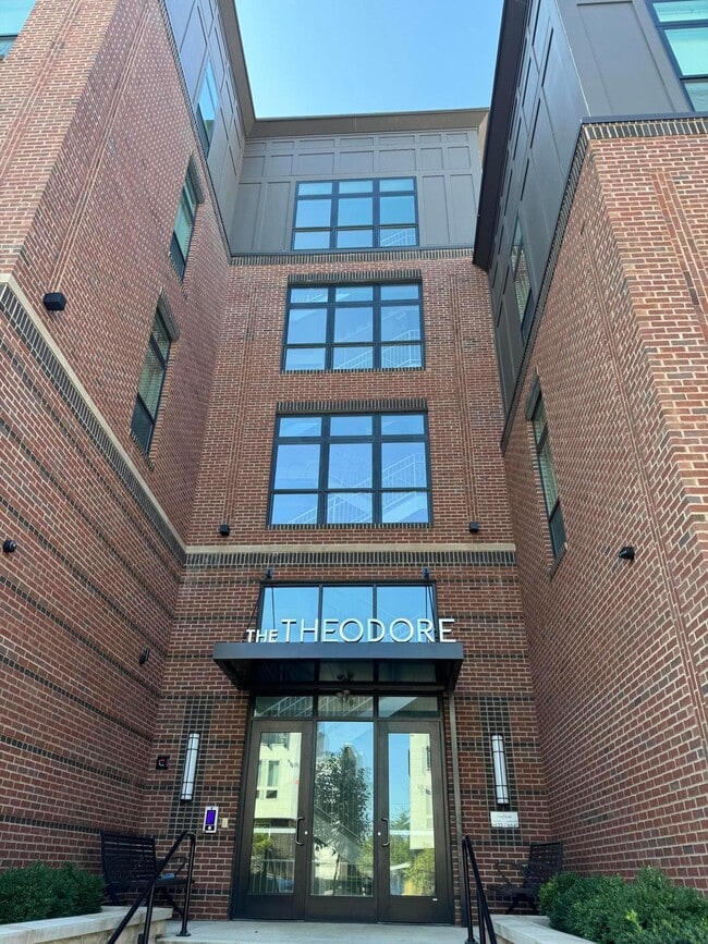 Building Photo - 6633 Dale Dr