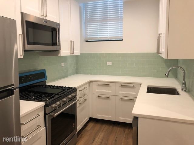 Building Photo - 685.5 W Wrightwood Ave