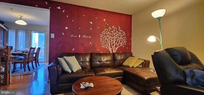 Building Photo - 9385 Ridings Way
