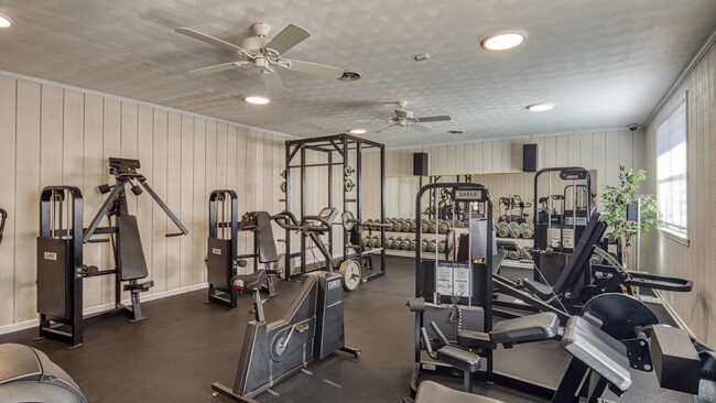 Fitness center with Cybex equipment - Emerald Lake