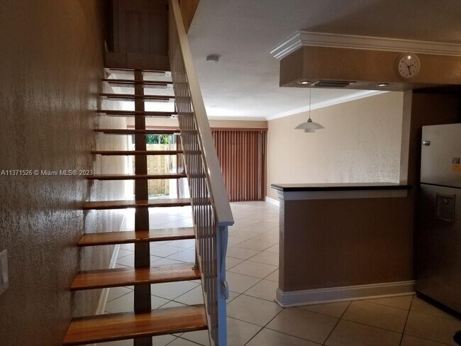 Foto del edificio - 15385 S Dixie Hwy