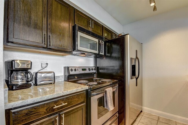 Building Photo - 12600 Melville Dr
