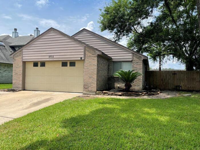 Foto principal - 8731 Summit Pines Dr
