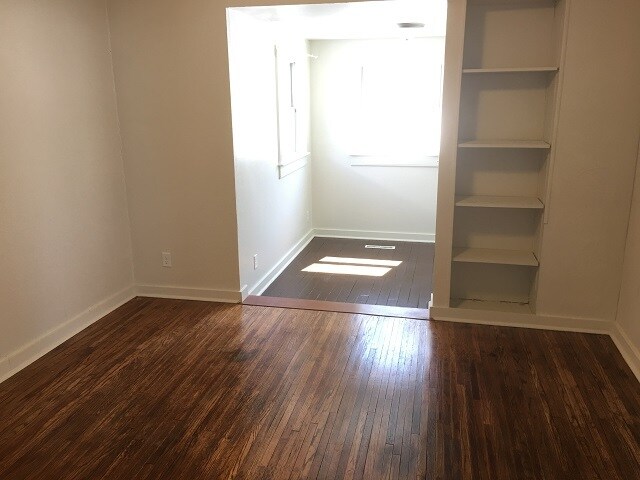 Foto del edificio - 2119 5th Ave NE